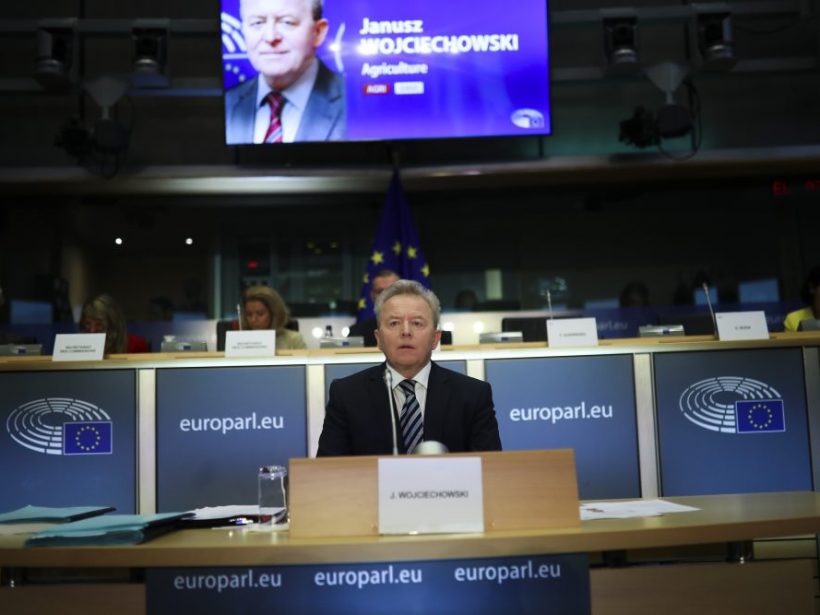 Wojciechowski po druhom vypočutí v EP dostal súhlas stať sa eurokomisárom