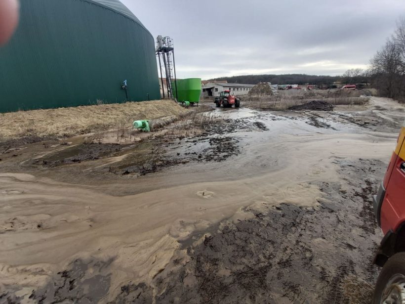 Ekologická katastrofa: Únik digestátu z bioplynovej stanice