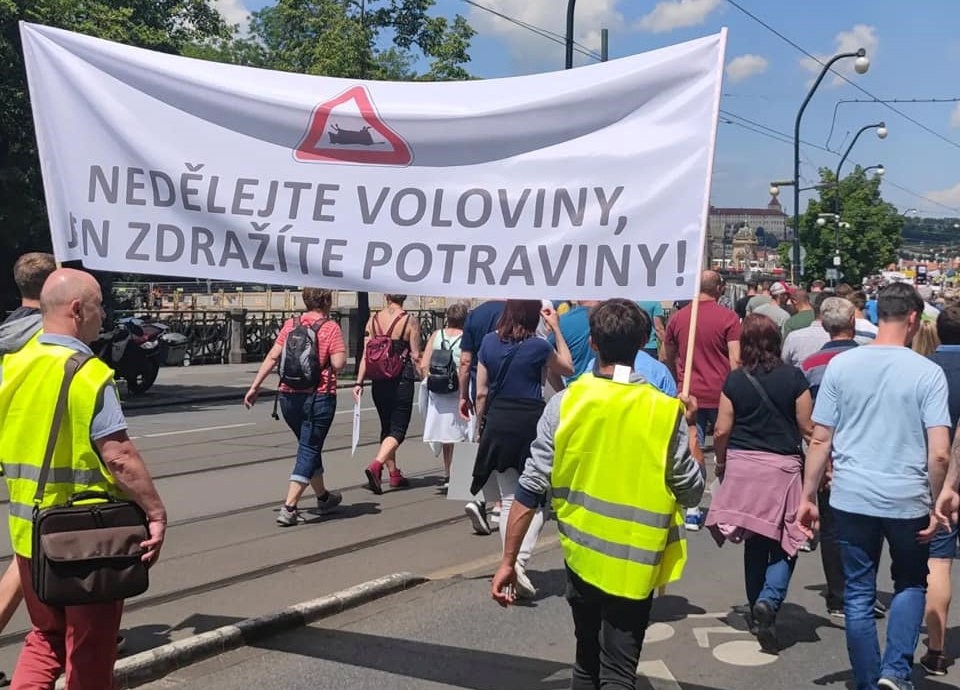 ČR: Ak si kúpite časopis, dozviete sa reakciu ministra na demonštrácie poľnohospodárov