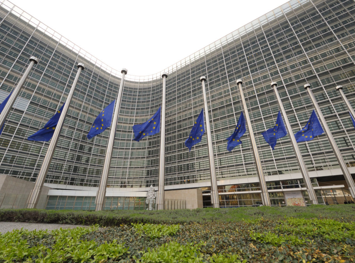 ČR: Eurokomisia schválila poľnohospodárom mimoriadnu štátnu podporu