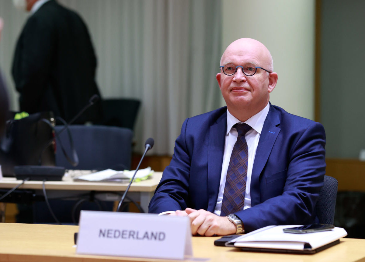 Holandský minister pôdohospodárstva rezignoval po protestoch proti znižovaniu emisií