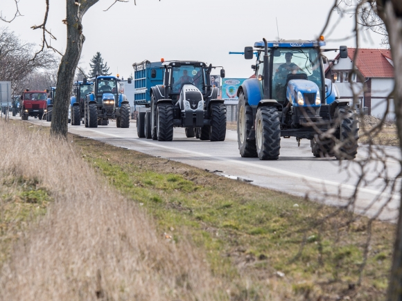 Dunajská Streda: Protestnú jazdu traktoristov podporili aj letci 